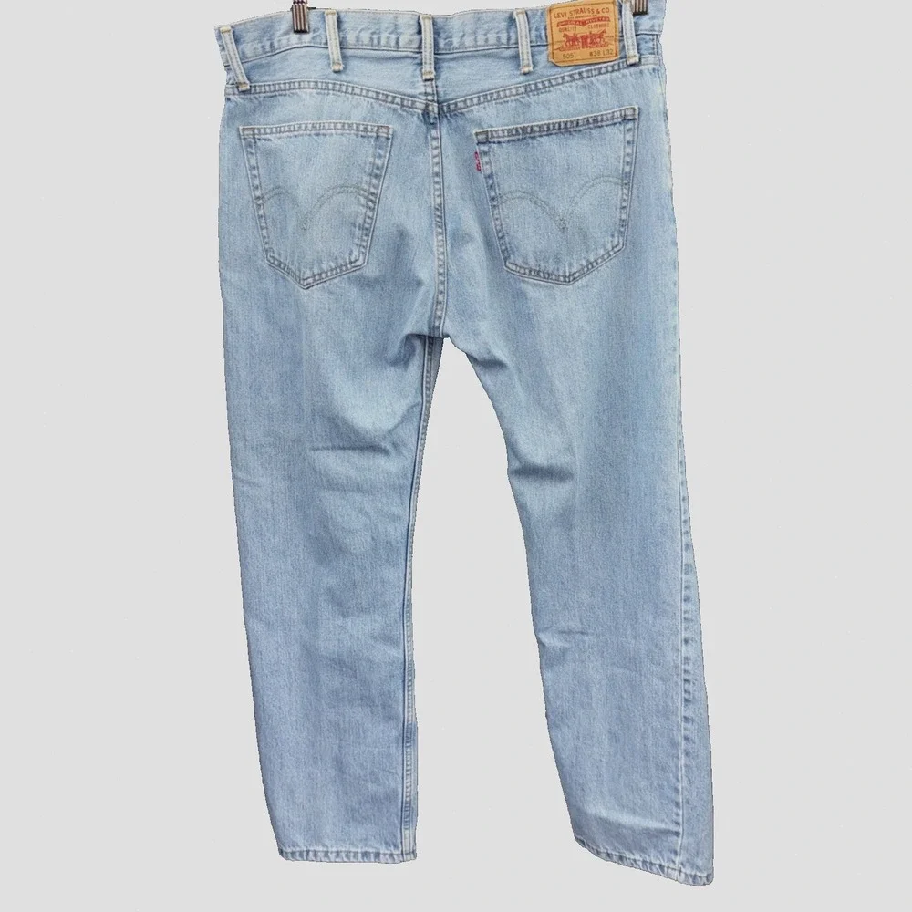 Levi's 505 Straight Fit Jeans Mens 38x32 Light Wash Blue Excellent Denim Cotton